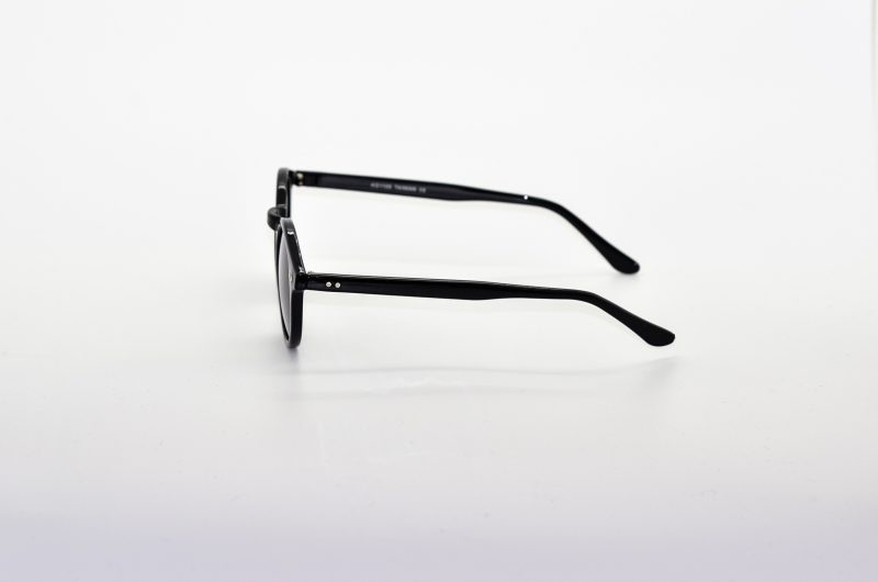 Johnny black Green Round Sunglasses side