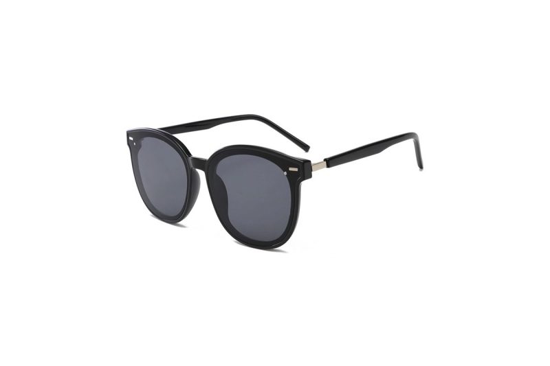 images Bold Betty - Black Round Polarised Women's Sunglasses